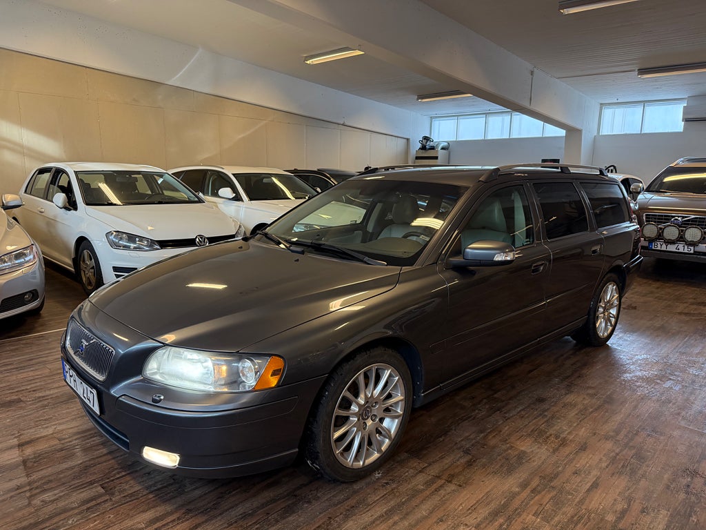 Volvo V70 2.4D Classic, Momentum Euro 4 Nybesiktigad ua Toppskick