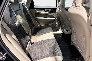 SUV Volvo XC60 11 av 25