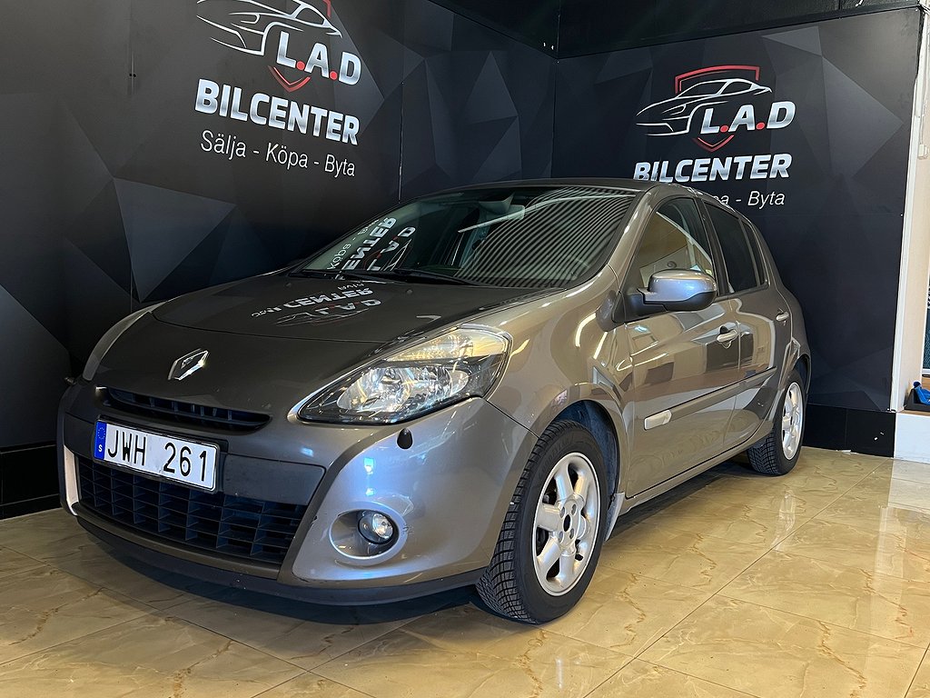 Renault Clio 1,2 / Kamrem Bytt 