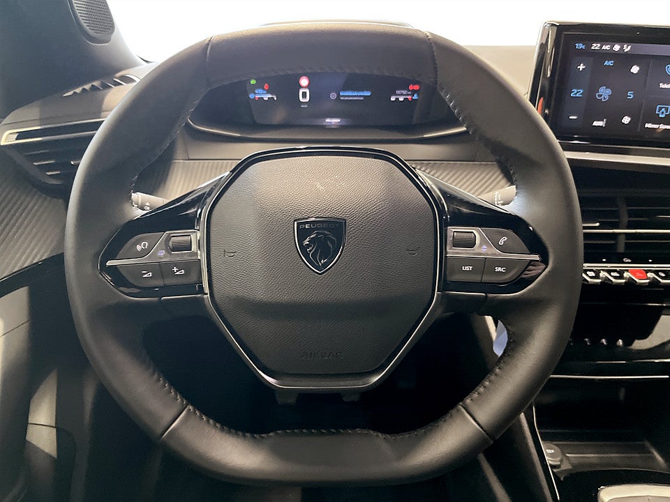 Bild på Peugeot 2008 Allure 1.2 PT 130hk CARPLAY P-SENSORER