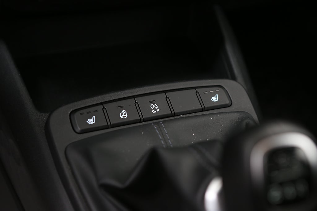 Hyundai i10 1,0 blue Essential CarPlay 2-tons lack 2024