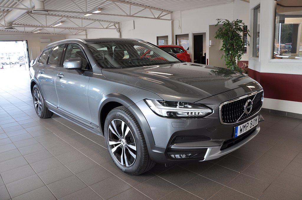 Volvo V90 Cross Country D4 AWD 190hk Momentum Advanced Aut