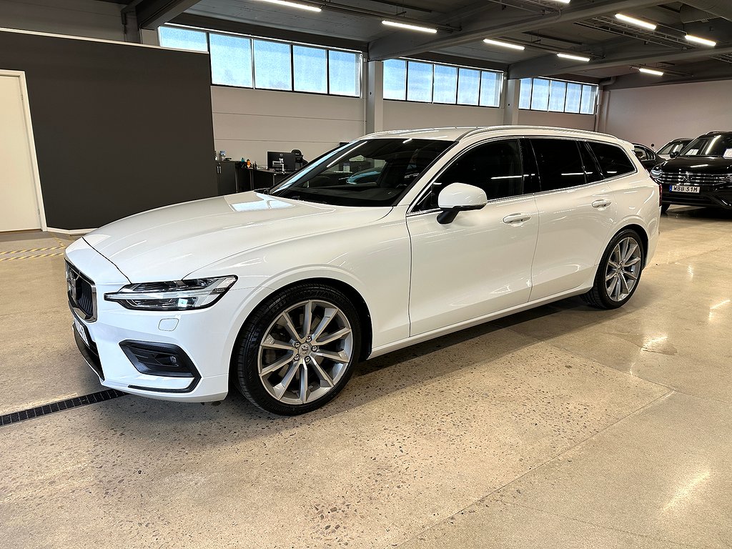 Volvo V60 T5 Advanced Edition, Momentum 250hk