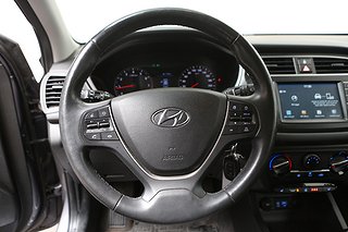 Halvkombi Hyundai i20 9 av 17