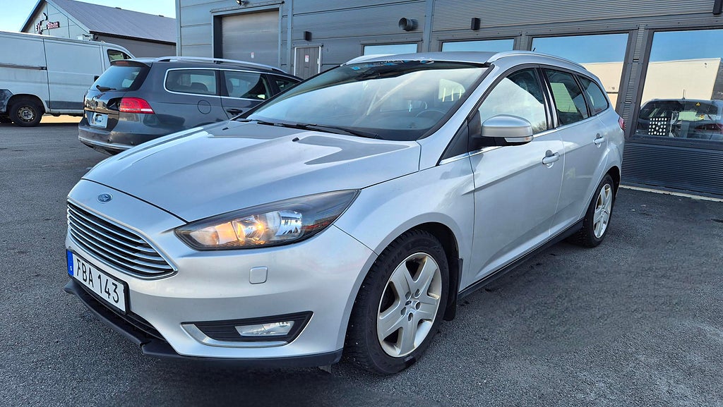 Ford Focus Kombi 1.0 EcoBoost Titanium EU6 Nyservad/kamrem 