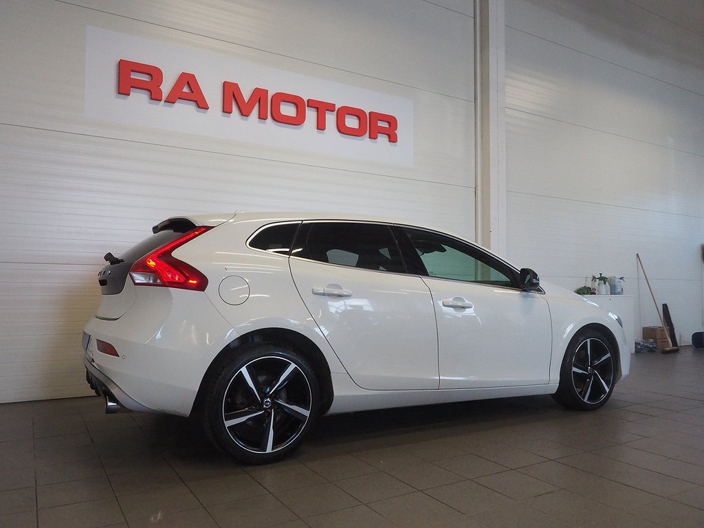 Volvo V40 D2 R-Design | VOC | D-Värm | PDC 2016