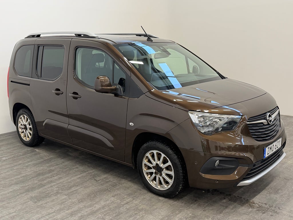 Opel Combo Life 1.5 BlueHDi 130hk Värm CarPlay Kamera Pano