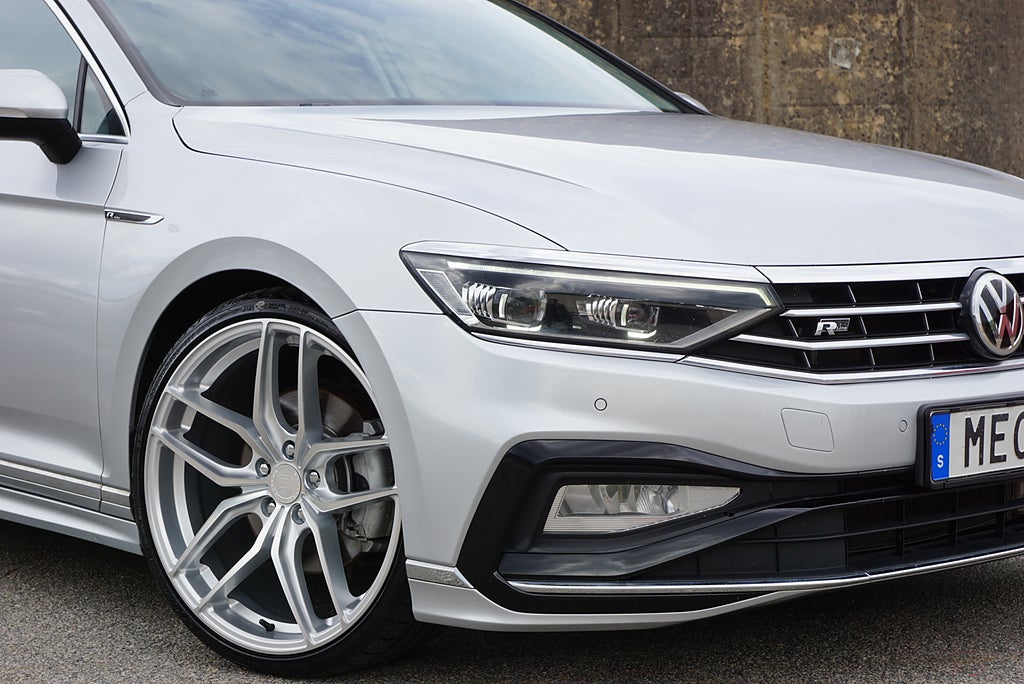 Volkswagen Passat 2.0 TDI 4Motion R-Line|Eibach|20”|Drag|B-Kamera|Värmare