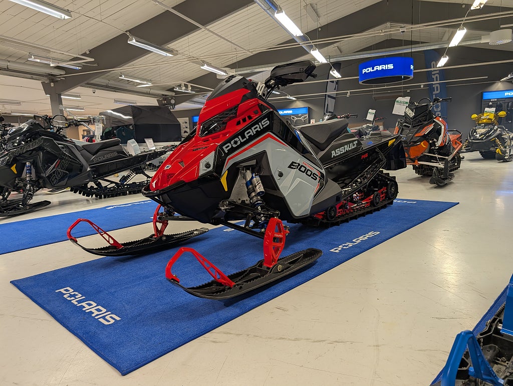 Polaris BOOST Switchback Assault 146 