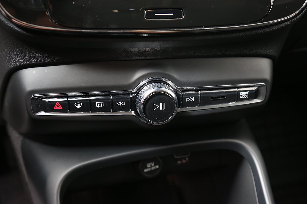 Volvo XC40 Recharge T4 Plug-in Inscription H/K Orrefors Drag Moms 2022