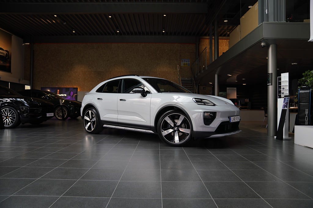 Porsche Macan 4 / 408 HK / 15 000kr laddning