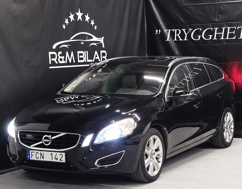 Volvo V60 D3, Summum, Pano, Drag, B-kam, Navi, Ny Serv/Bes!!