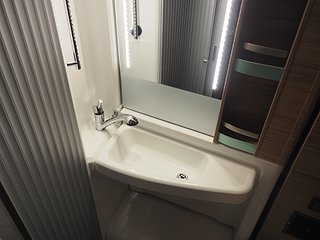 Husbil-halvintegrerad Knaus VanWave 640 MEG Vansation 13 av 14