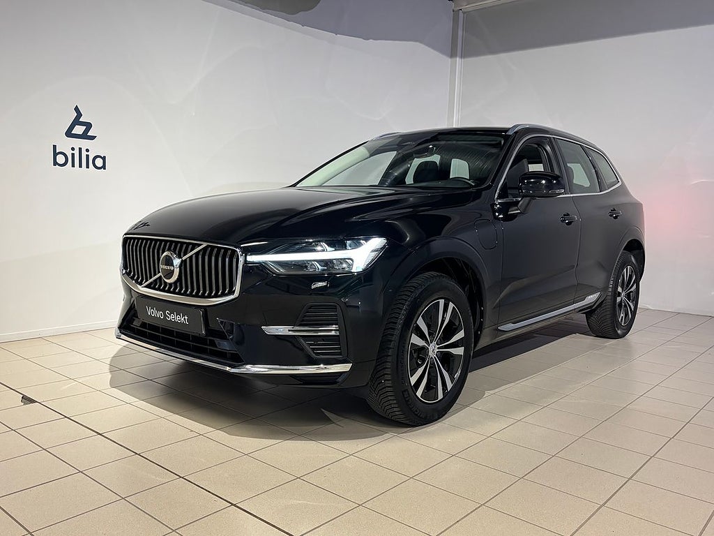 Volvo XC60 Recharge T6 II Core Edition | Pano | Läder |