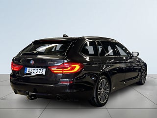 BMW 520d xDrive Touring Steptronic Sport line D&M-Värm/Drag/S&V – bild 6