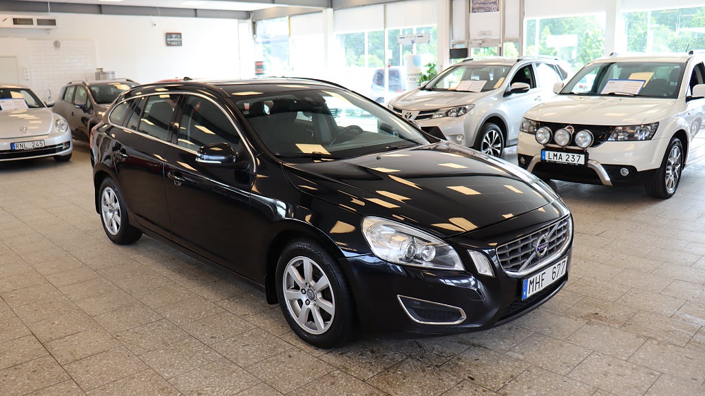 Volvo V60 D5 AWD Geartronic Momentum Polestar Drag M/K-värmare