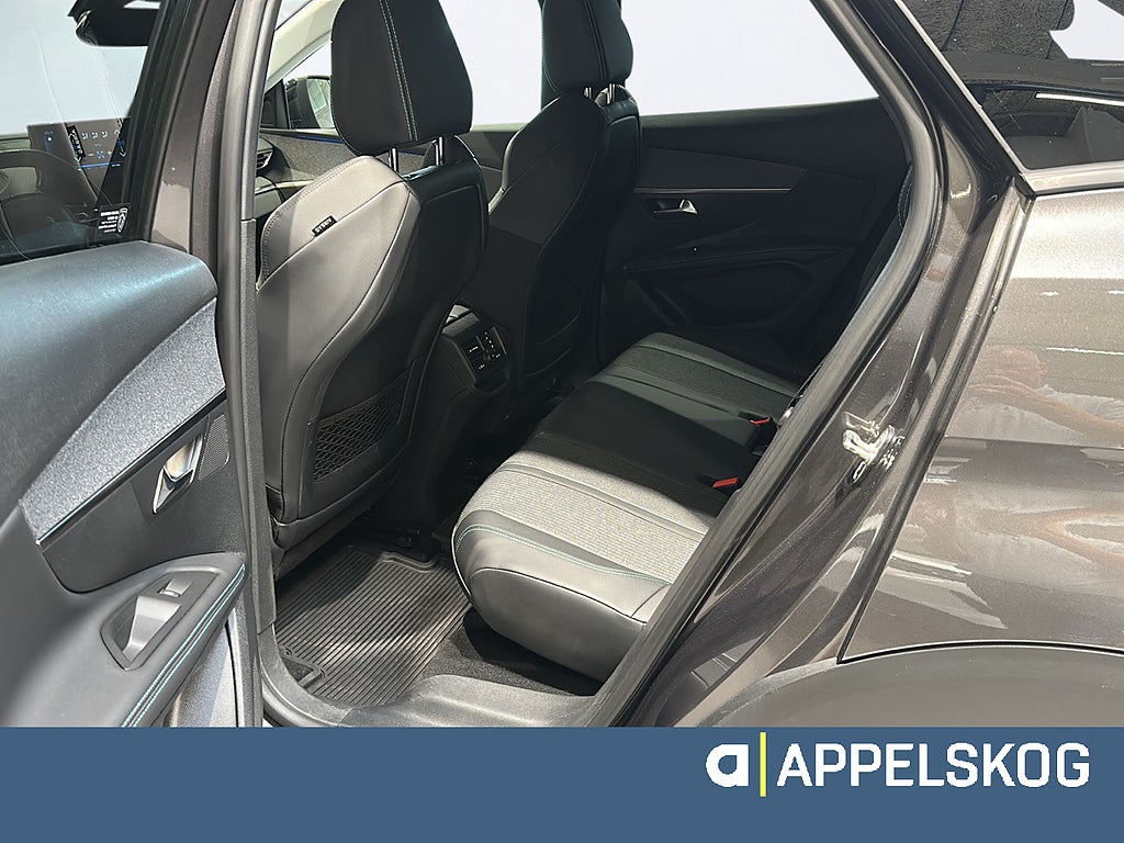 Peugeot 3008 Allure PureTech 130 AUT |RÄNTA 3,99%|V-HJUL INGÅR| thumbnail