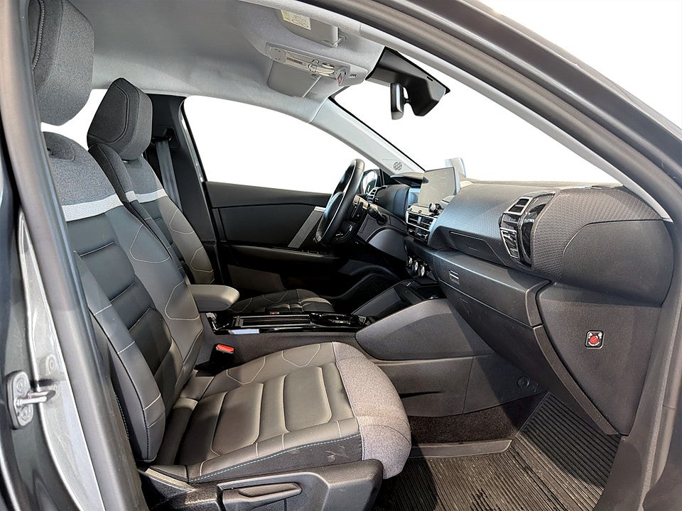 Bild på Citroën C4 Shine 1.2 PT 130hk Aut B-KAMERA CARPLAY