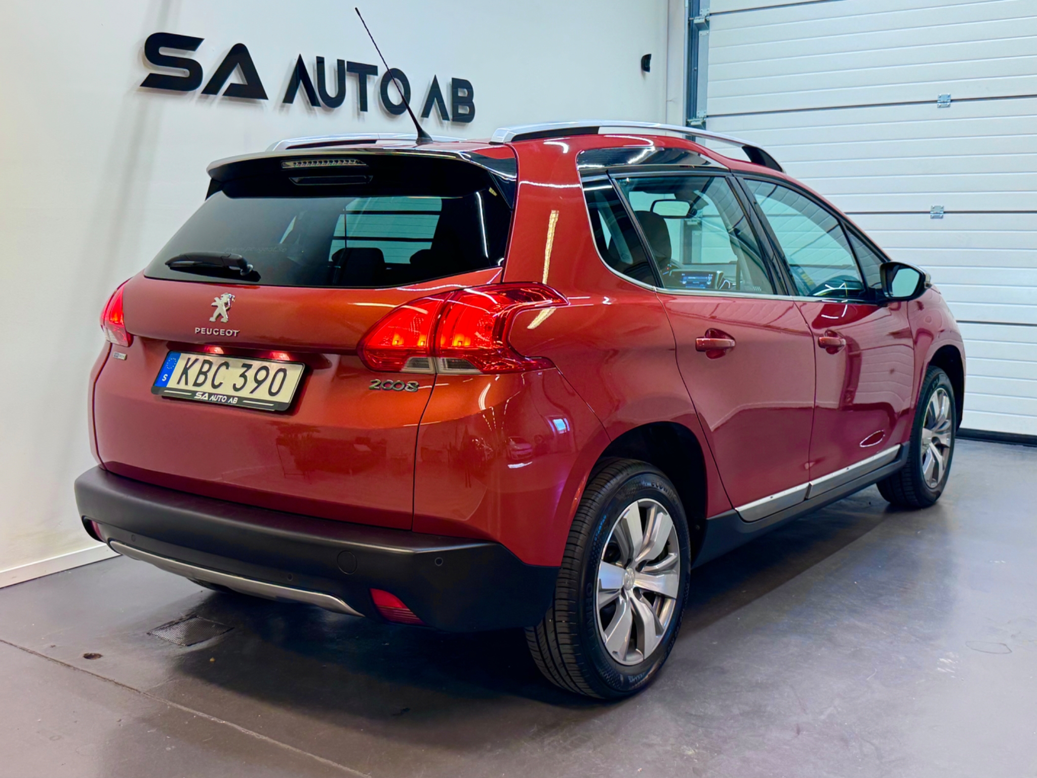 Peugeot 2008 1.2 e-THP EGS 2016, bild 6/55