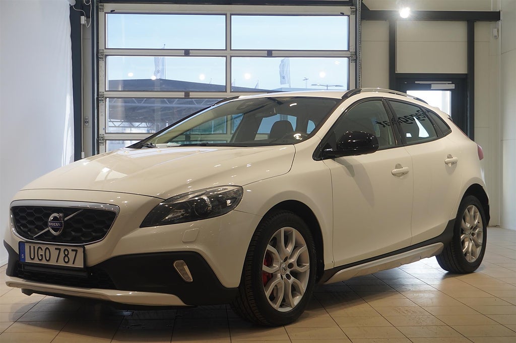 Volvo V40 Cross Country D3 Summum Värmare Läder | Ränta 3,95%