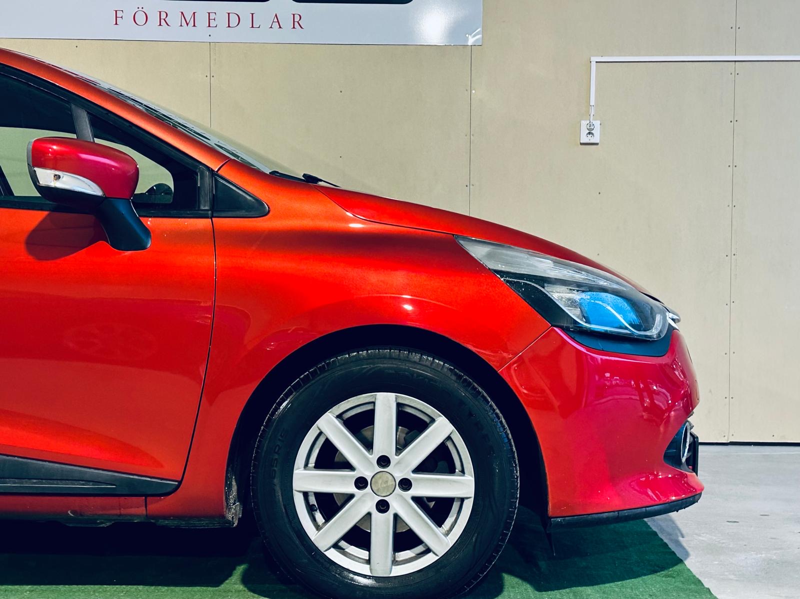 Renault Clio Sport Tourer 0.9 TCe 2014, bild 4/42