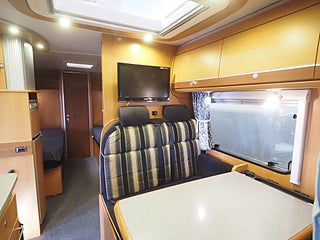 Husbil-halvintegrerad Dethleffs Globetrotter 12 av 28