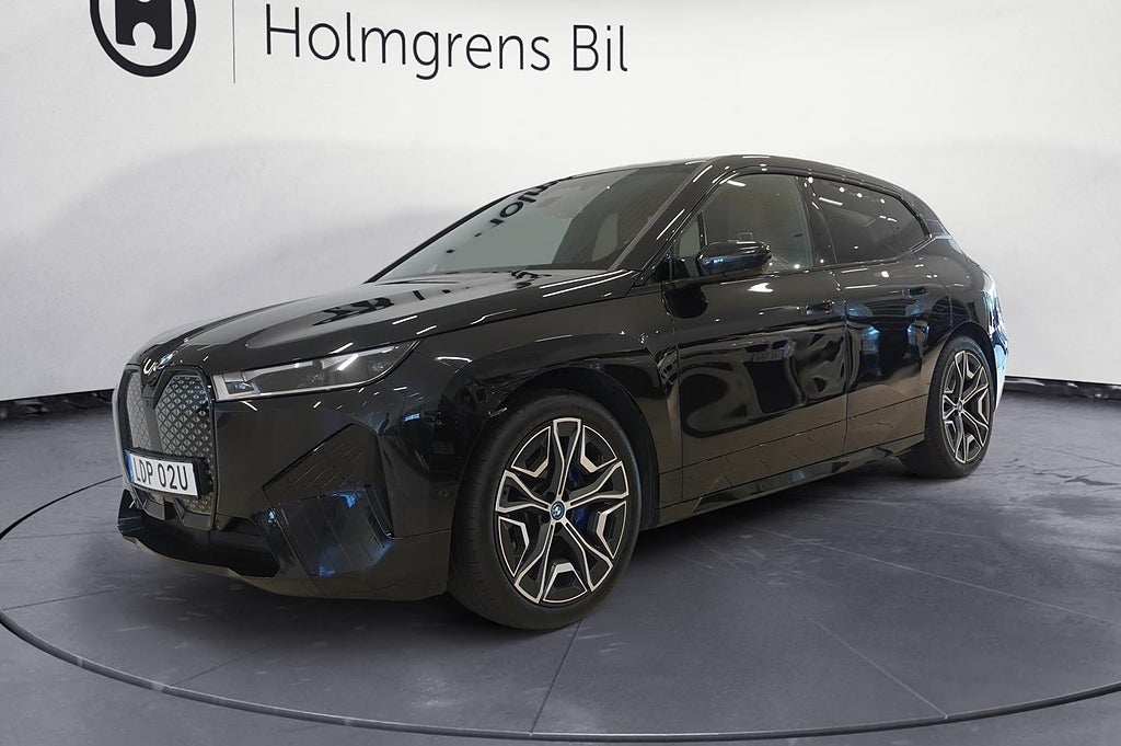 BMW iX xDrive40 xDrive 40 Exclusive Innovation Pano Drag | Ränta 3,95%