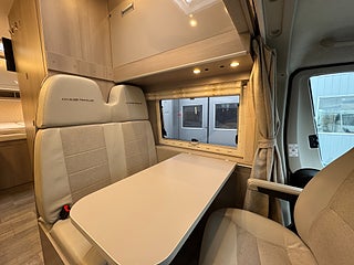 Husbil-halvintegrerad Globe-Traveller Pathfinder Z 150HK Automat! Långbäddar & utfällbar dubbelbädd! 4 av 19