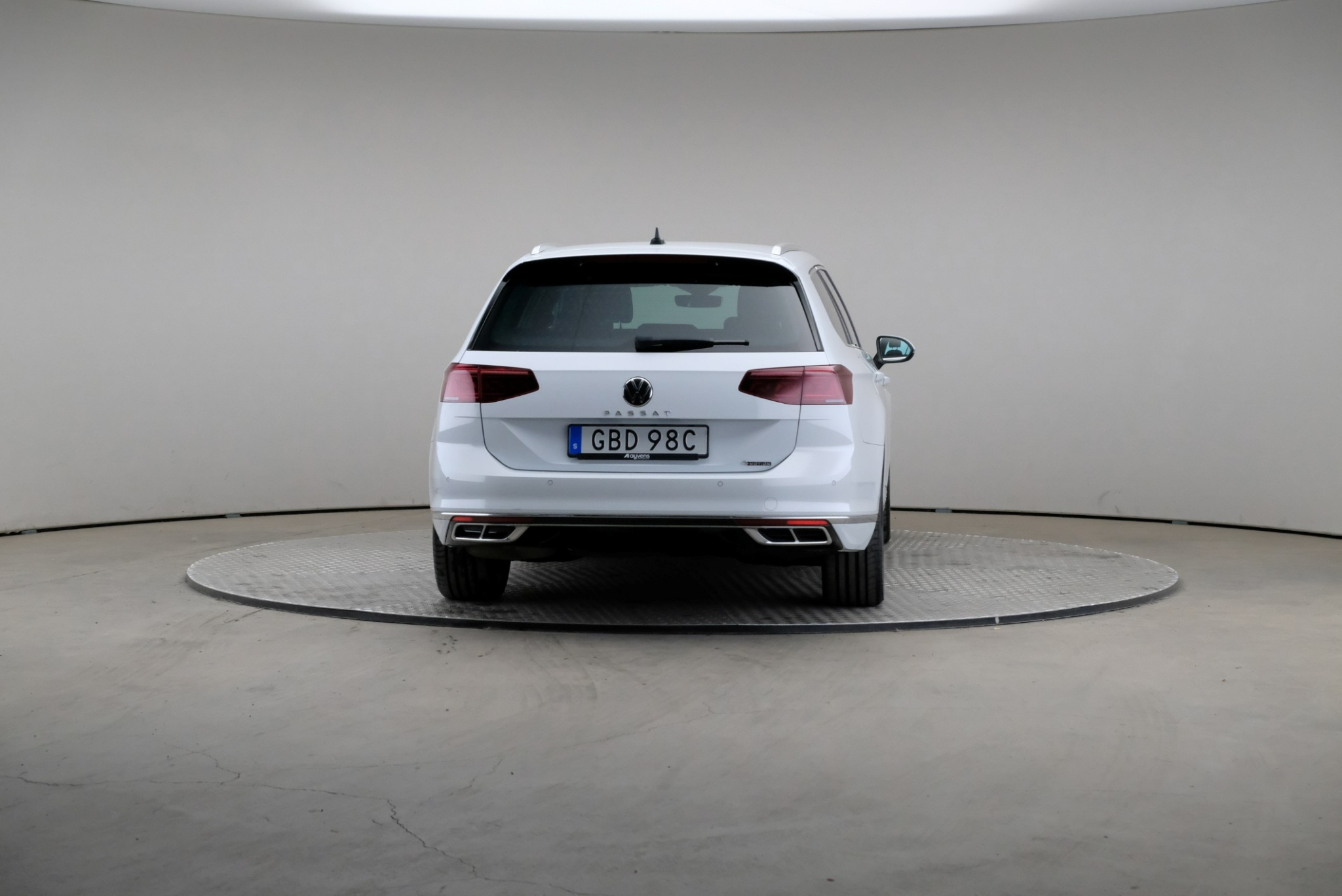 Volkswagen Passat 2022, bild 2/10