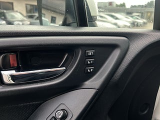 Subaru Forester 2.0 4WD Sov-däck/Drag/Kamera/Pano/Skinn/Kedja/P-sens