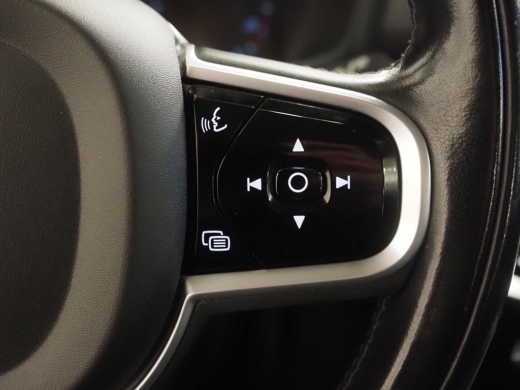 Volvo V60 Cross Country D4 190hk AWD Momentum Aut | Kamera | 2020