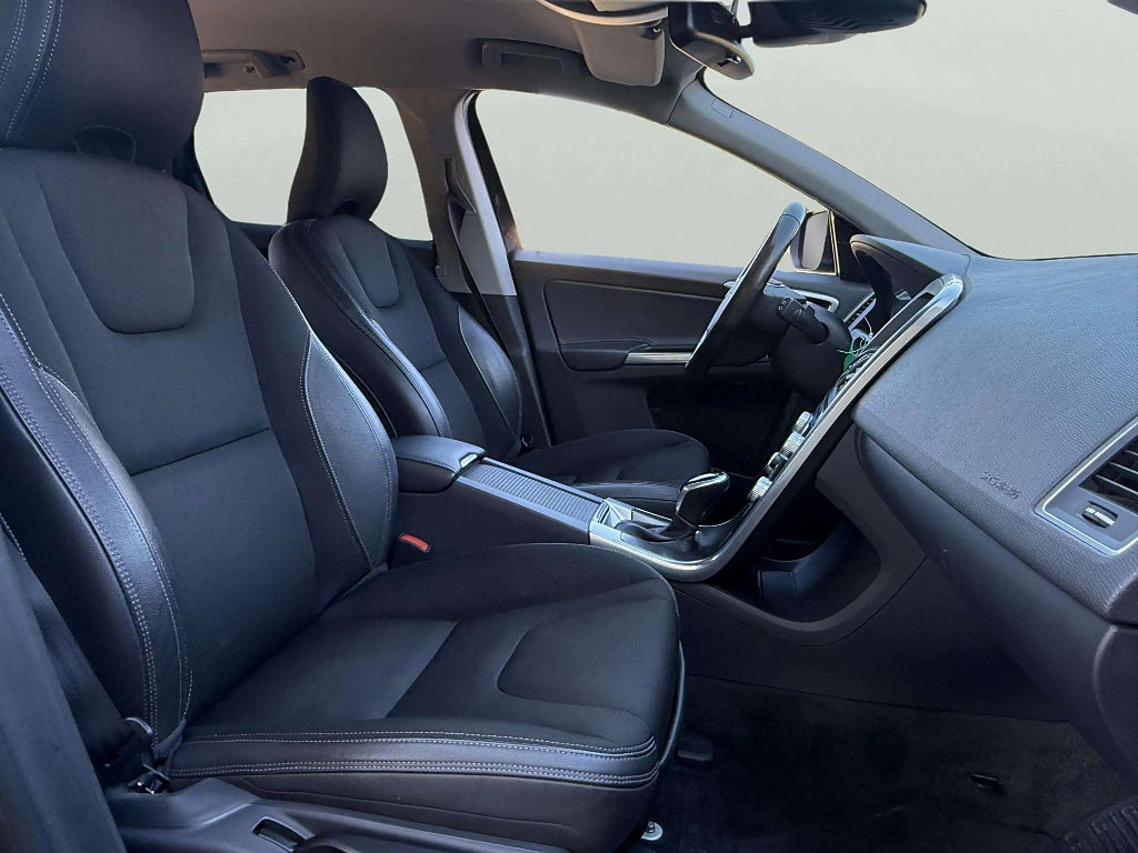 Volvo XC60 D4 AWD Geartronic Momentum Business Edition 1 Ägare - miniatyr 13