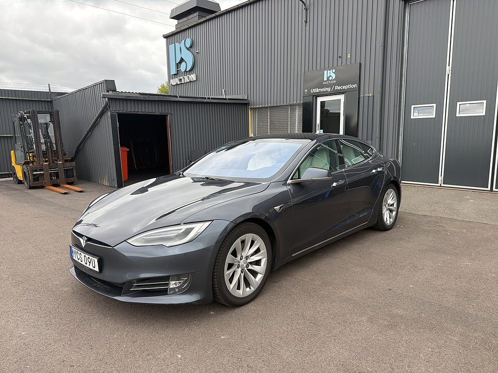 Tesla Model S 