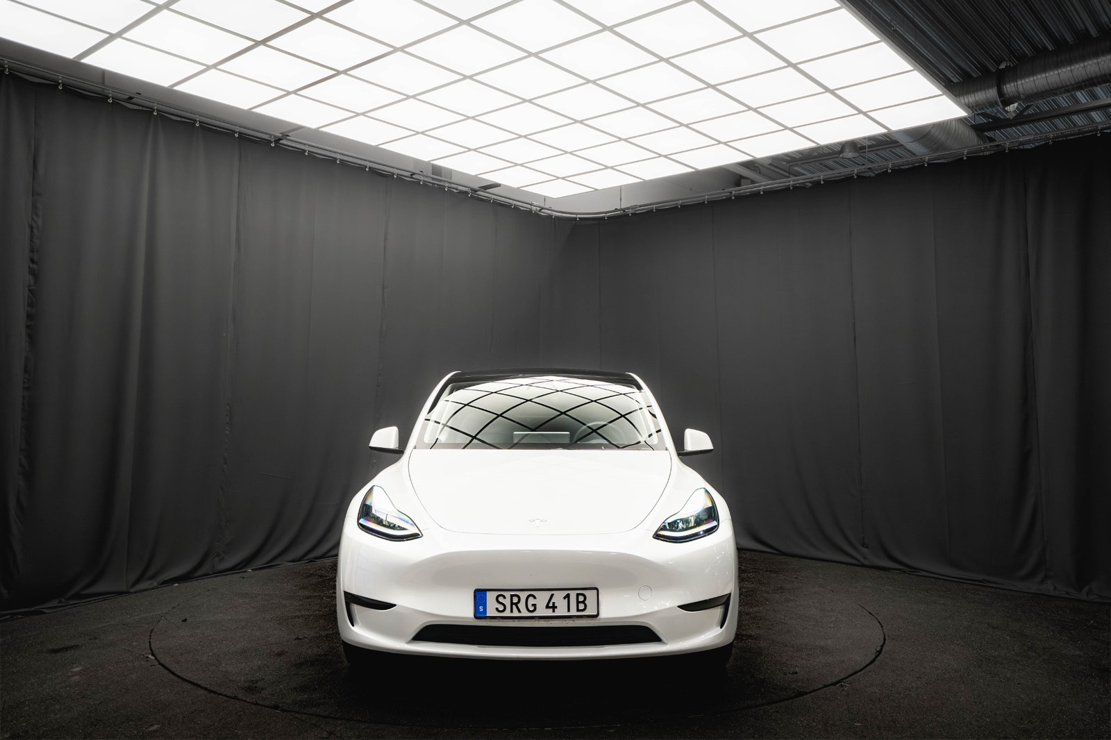 Tesla Model Y Standard Range RWD DRAG PANO LÄDER 1-ÄGARE MOMS 2023 - miniatyr 3