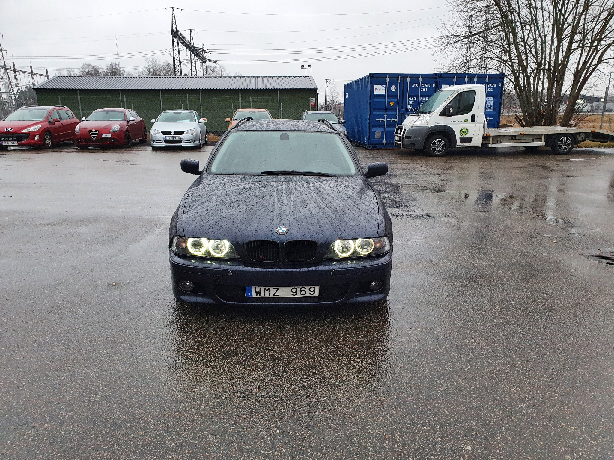 BMW 530 i Touring Automat Business 231hk 2002, kuva 2/37