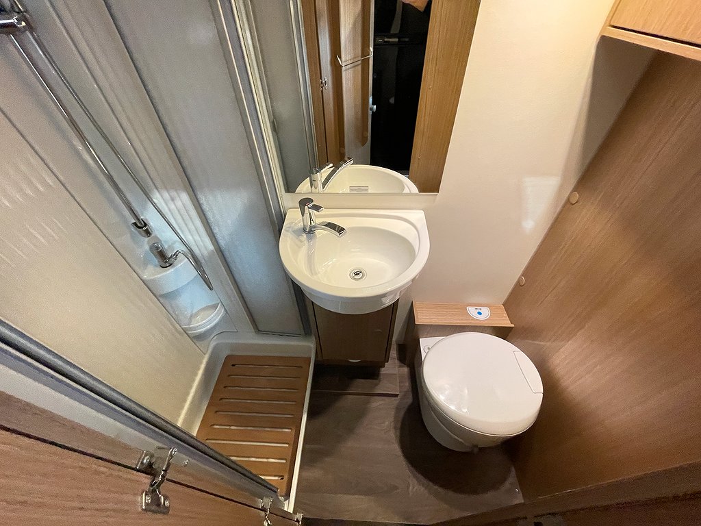 Carado A 464 / B-kort / 6 bältade / 6 Sovplatser /4995kr/mån - Carado