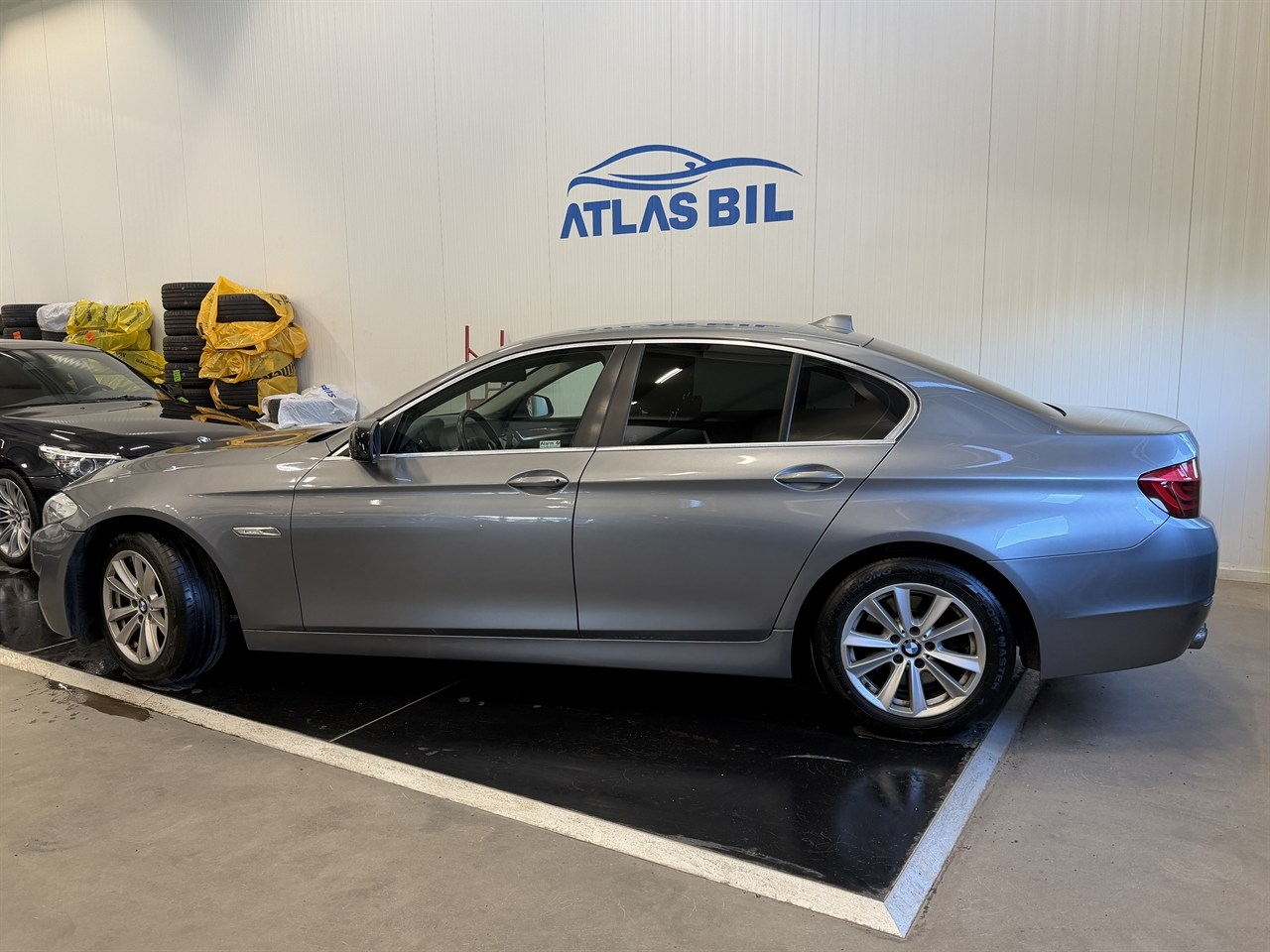 BMW 520 d Sedan Steptronic 184hk 2012, bild 2/40