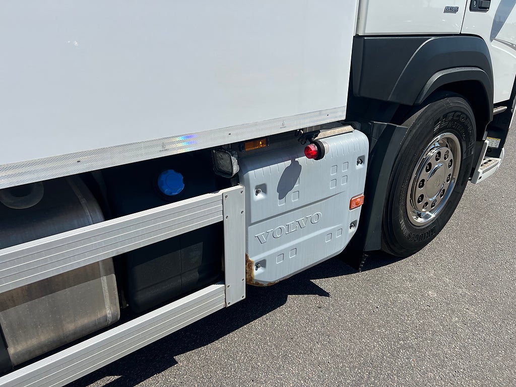 Volvo FM 410 6x2 Skåpbil, Öppningsbarsida, Bussbygg, Värmare