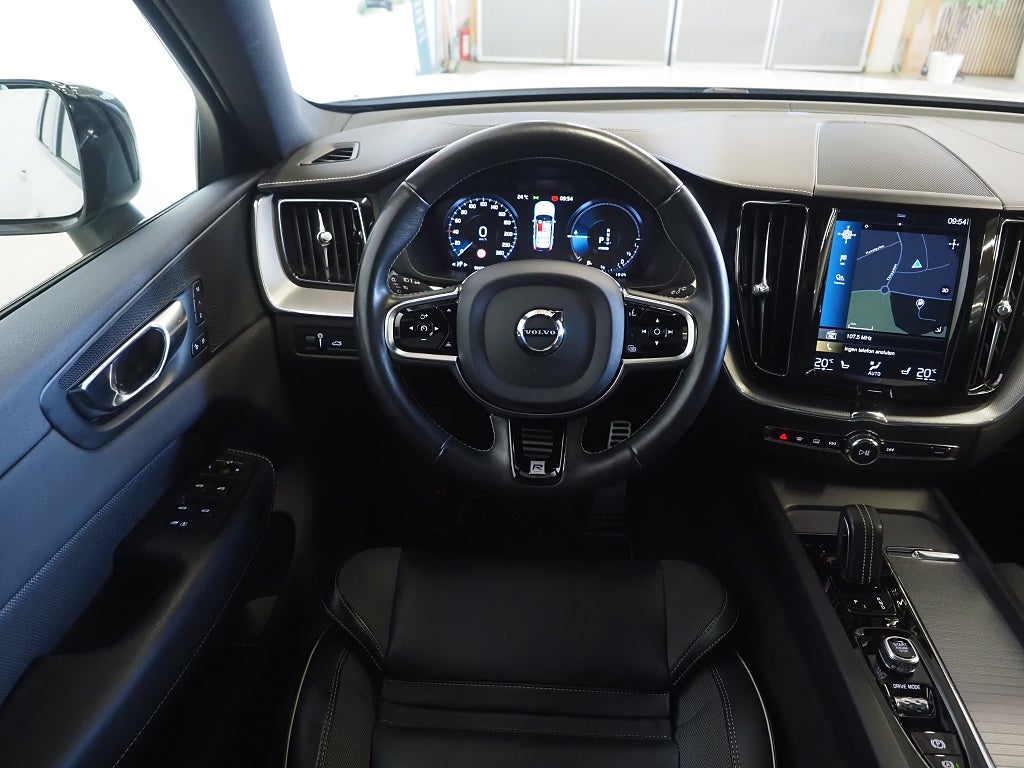 Volvo XC60 T8 Twin Engine 392hk AWD  R-Design |Drag|Pano|Navi|21"| 2020