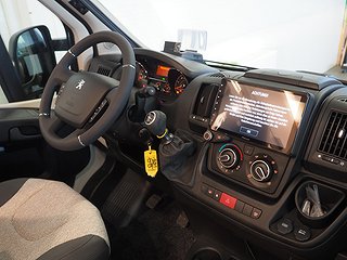 Husbil-halvintegrerad Knaus 650 Van Ti MEG Vansation 4 av 18