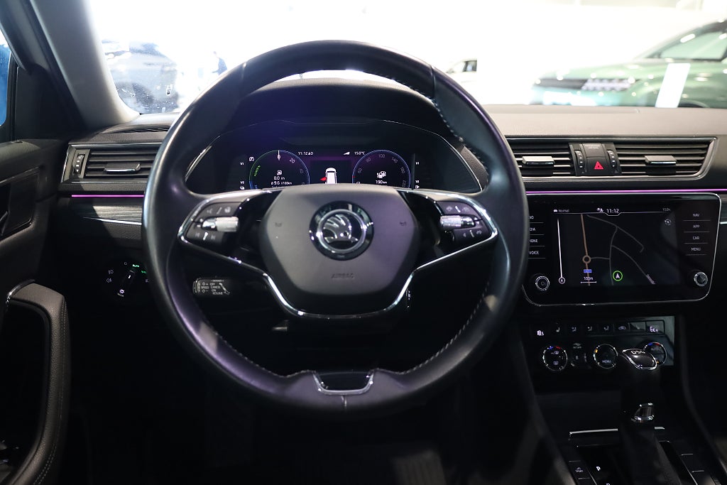 Skoda Superb iV Kombi 1.4 TSI iV Business Edition Drag Värmare 2022