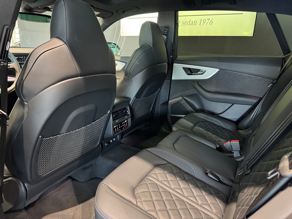 Audi Q8 50 TDI quattro S Line Selection Panorama B&O Värmare - bild 11