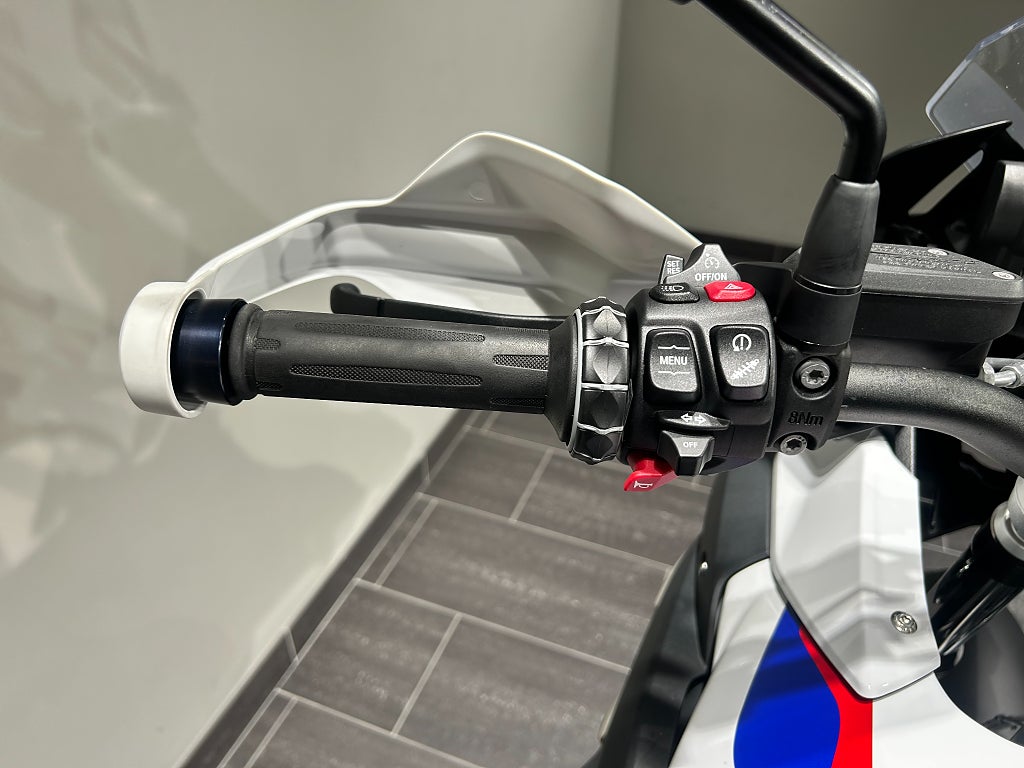 BMW R1250GS /Akrapovic/Performance/Sidoväskor/1128 mil