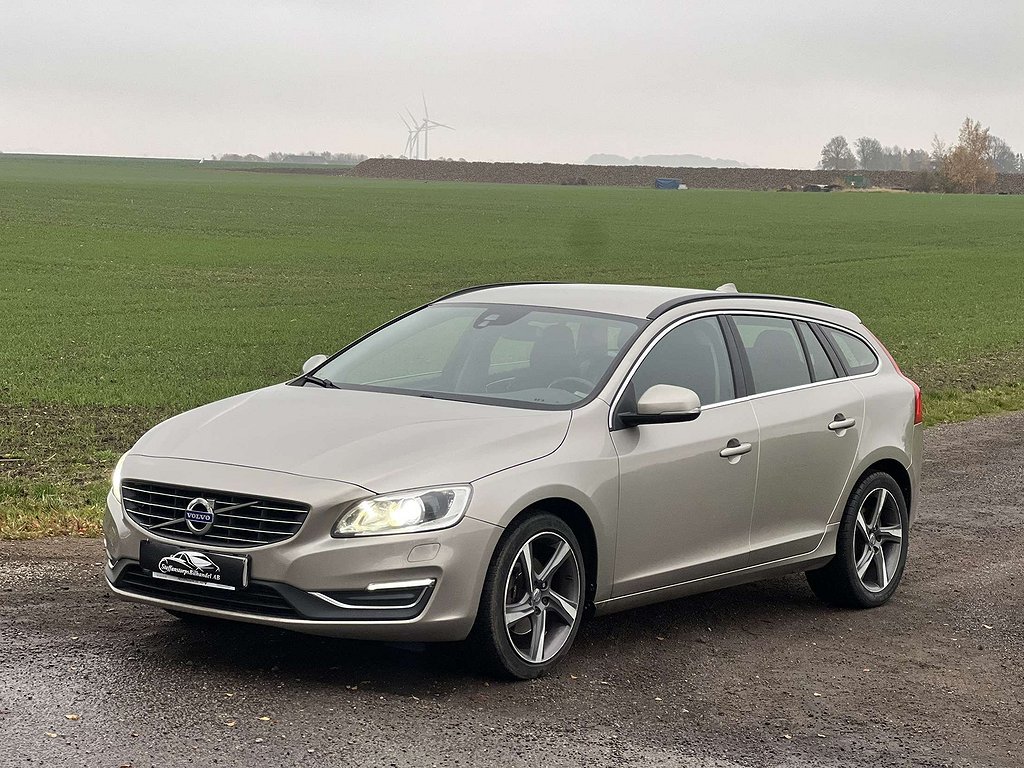 Volvo V60 D4 Geartronic Momentum | NAVI | R - FÄLGAR 