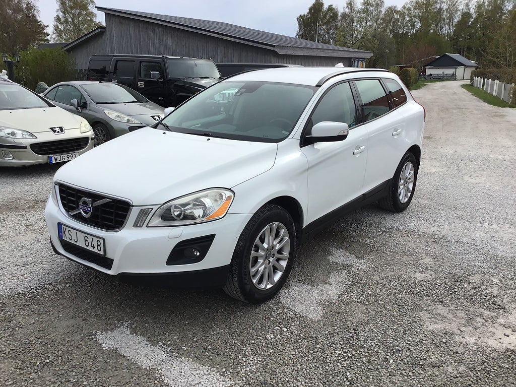 Volvo XC60 2.4D Geartronic Kinetic Euro 4, Nybesiktad, ny polerad