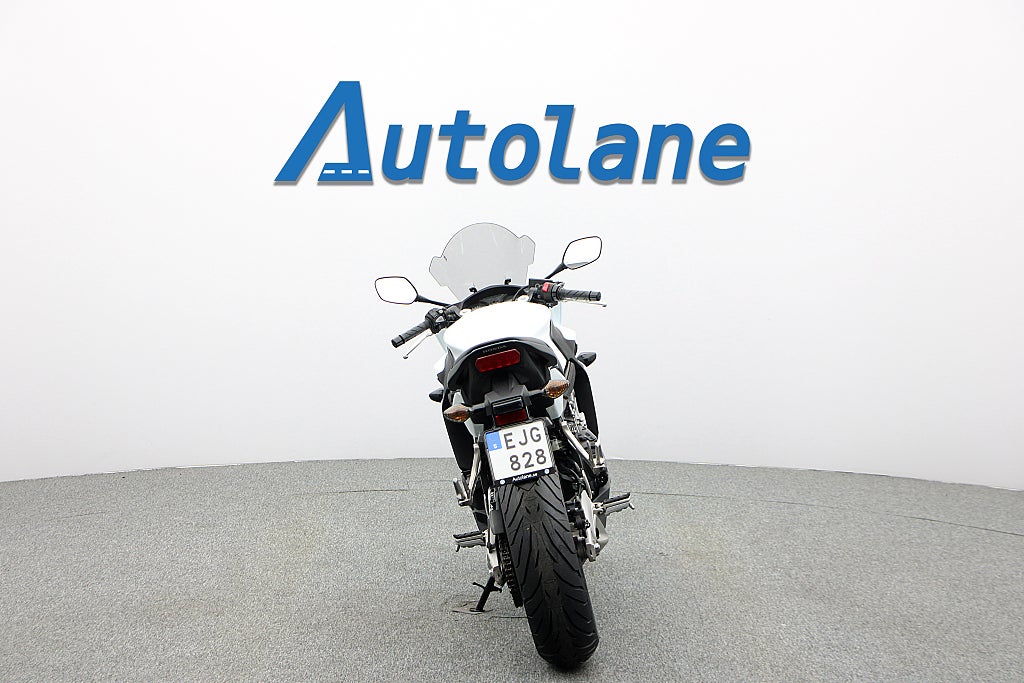 Honda CBR650F *ABS Nyservad Nya Däck Endast 900 mil!