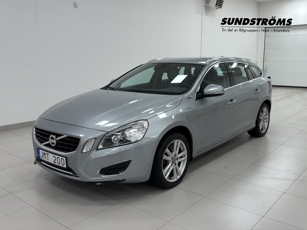 Volvo V60 D6 Plug-in Hybrid AWD Geartronic Summum V-hjul Drag