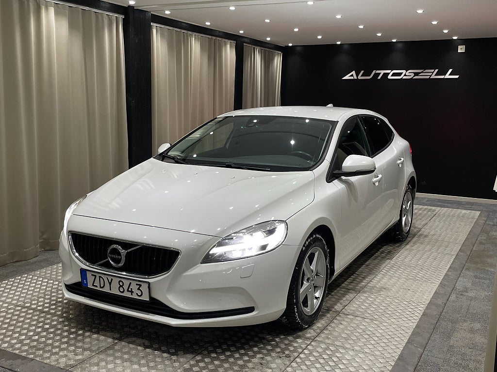 Volvo V40 D2 Momentum FULL-LEDSYSTEM Fullservad TOPPSKICK LÅGAMIL