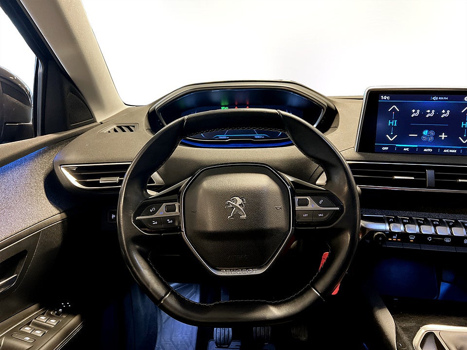 Bild på Peugeot 3008 Allure 1.2 PT 130hk - DRAG, BACKSENSORER