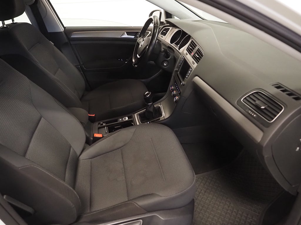 Volkswagen Golf Sportscombi 1.2 TSI 110hk Parkeringssensorer 2017